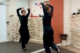 en esta escuela online, tendrás Clases practicas grabadas para improvisar al bailar flamenco de casa, calle o tablao
