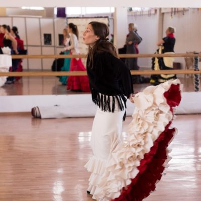 Mónica Vázquez dando clases de flamenco en Rusia